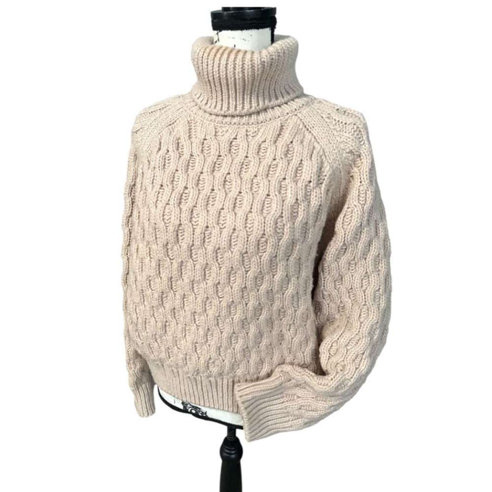 H&M Chunky Cable Knit Fisherman Turtleneck Cropped Sweater Cozy Winter Womens XL